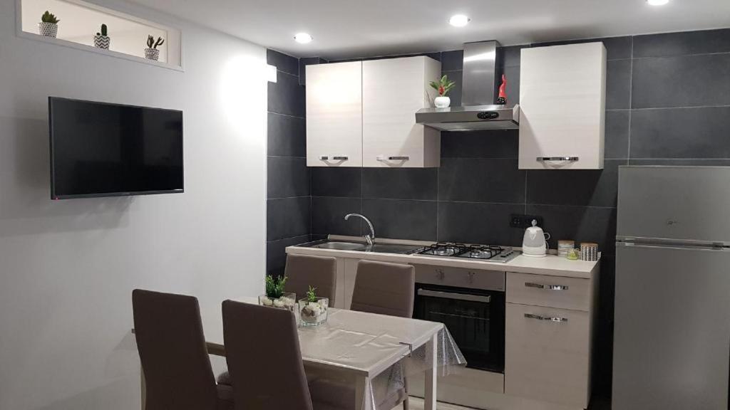 Appartement Da Ninetta Resterete Senza Parole, Garantito! Napels
